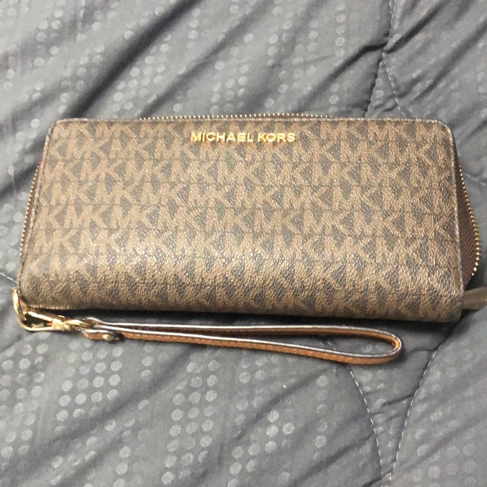 Authentic Michael Kors Wallet/Wristlet